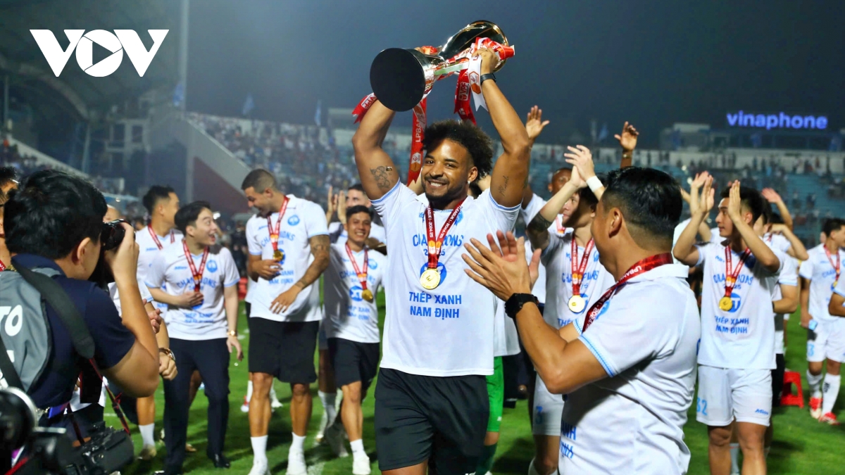 CLB Nam Định vô địch V-League 2024/2025, Xuân Son nhắn nhủ tới người hâm mộ